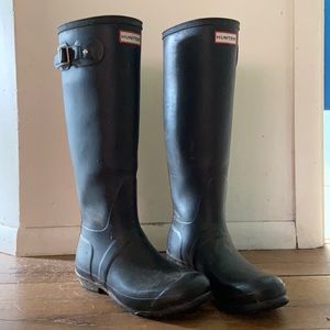 Black tall Hunter rain boots size 8